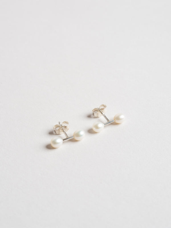 Pearl bar earrings