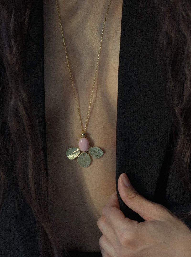 Šišky náhrdelník s Opálem