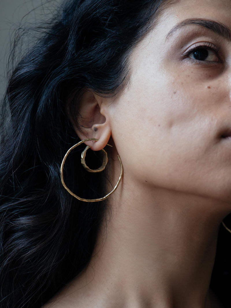 Structured circle earrings